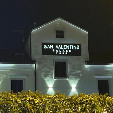 Hotel Palace San Valentino אומאג מראה חיצוני תמונה